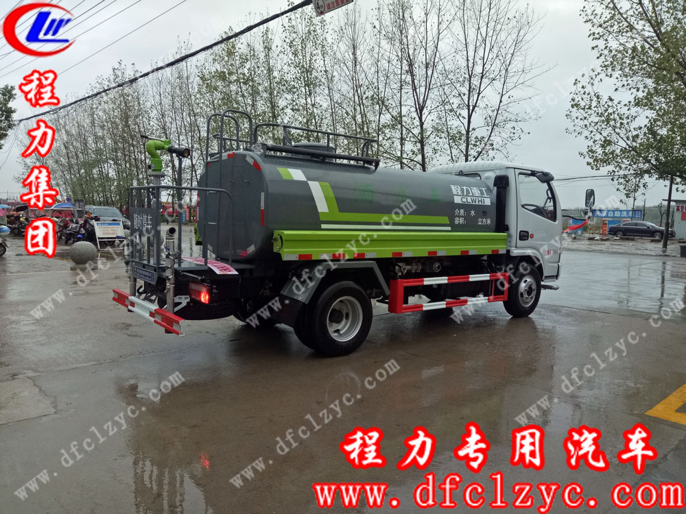 程力專用汽車股份有限公司東風(fēng)小多利卡灑水車 程力專用汽車股份有限公司東風(fēng)小多利卡灑水車