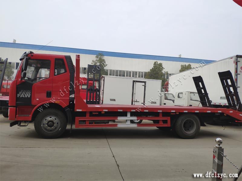 程力集團(tuán)國(guó)六平板車側(cè)方 程力集團(tuán)國(guó)六平板車側(cè)方