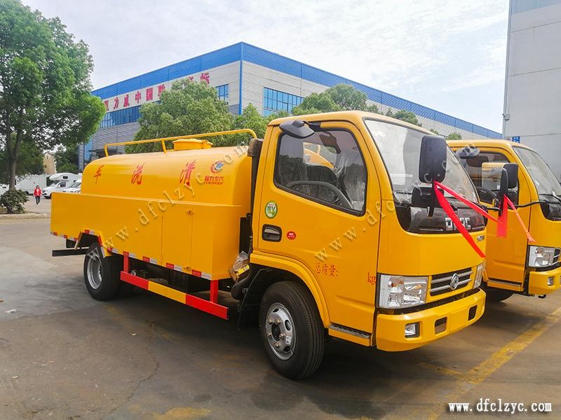 湖北程力集團(tuán)東風(fēng)清洗車(chē)